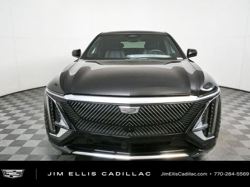 Used 2024 Cadillac Lyriq Luxury AWD/4WD image 32