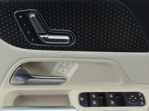 Certified 2025 Mercedes-Benz GLA 250 image 23