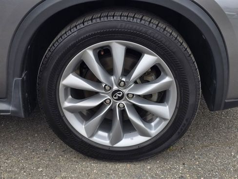 Used 2019 INFINITI QX50 Luxe w/ Cargo Package AWD/4WD image 9