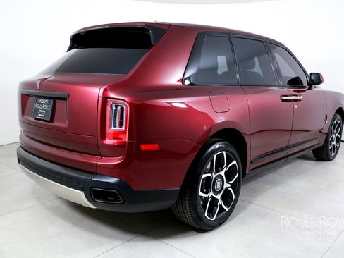 Used 2022 Rolls-Royce Cullinan Black Badge image 2