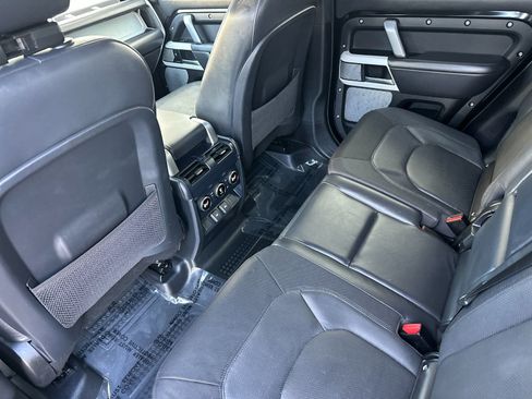 Used 2023 Land Rover Defender 130 X-Dynamic SE image 13