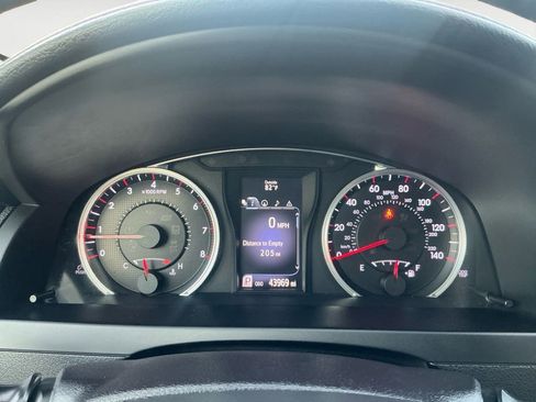 Used 2016 Toyota Camry SE w/ Moonroof Package image 21