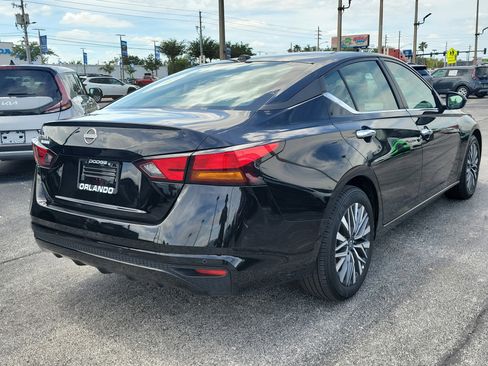 Used 2025 Nissan Altima 2.5 SV image 7