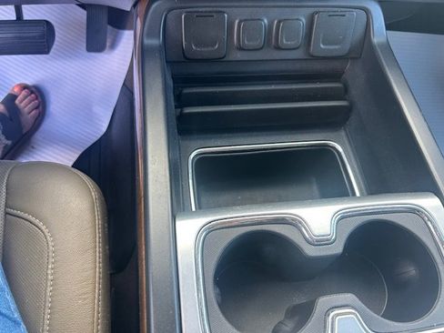 Used 2019 GMC Sierra 2500 SLT w/ Duramax Plus Package AWD/4WD image 21