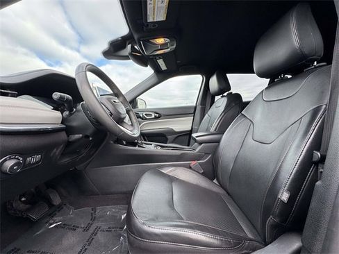 Used 2023 Jeep Compass Limited image 19