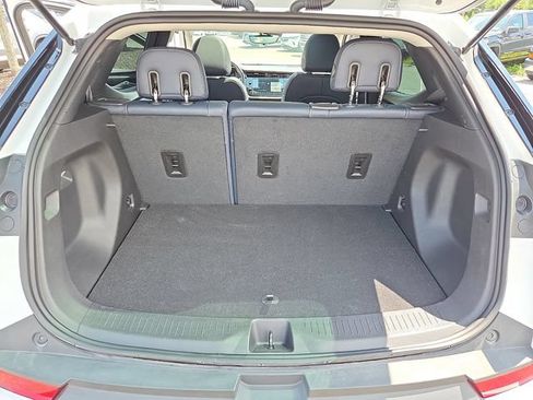Used 2023 Chevrolet Bolt EUV Premier w/ Sun & Sound Package FWD image 31