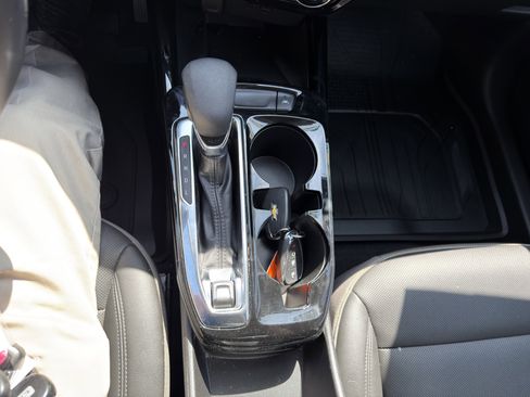 Used 2024 Chevrolet Trax ACTIV w/ Sunroof Package FWD image 31