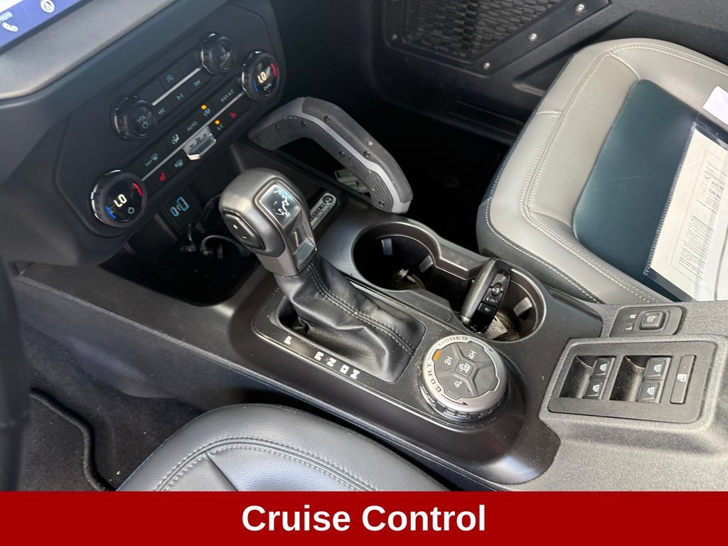 Used 2024 Ford Bronco Outer Banks AWD/4WD image 18
