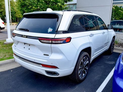 Used 2022 Jeep Grand Cherokee Overland AWD/4WD image 4