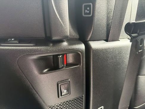 Used 2019 Chrysler Pacifica Touring-L Plus w/ Advanced Safetytec Group FWD image 23