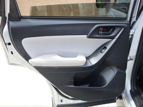 Used 2017 Subaru Forester 2.5i Premium w/ All-Weather Package image 19