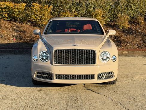 Used 2019 Bentley Mulsanne image 11