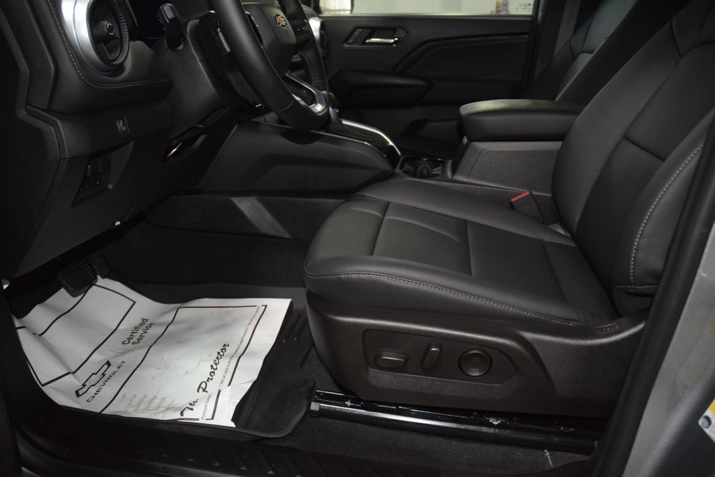 Used 2024 Chevrolet Colorado LT w/ LT Convenience Package III AWD/4WD image 42
