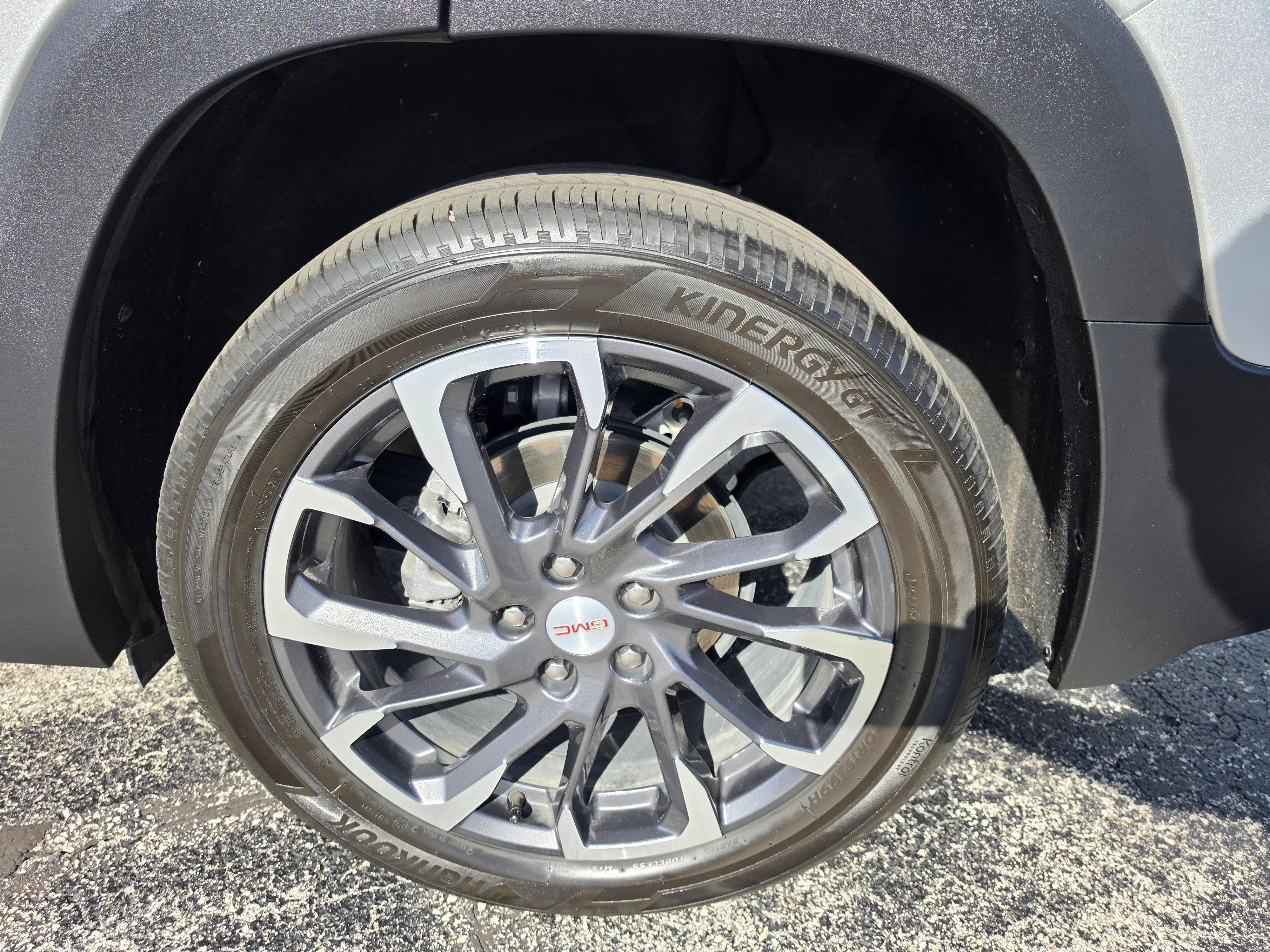 Used 2022 GMC Terrain SLT w/ Tech Package FWD image 12