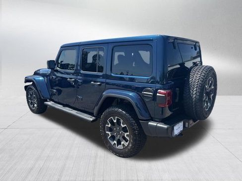 Certified 2025 Jeep Wrangler Unlimited Sahara w/ Safety Group AWD/4WD image 8