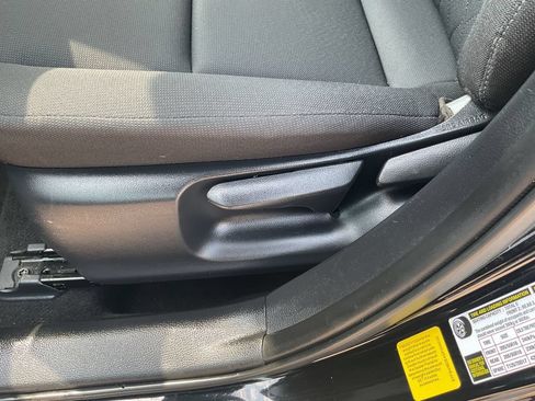 Used 2025 Toyota Corolla LE FWD image 12