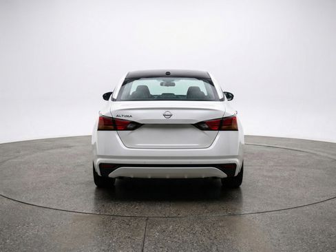 Used 2025 Nissan Altima 2.5 SV image 7