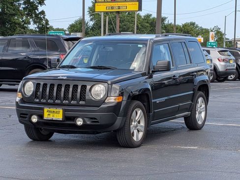 Used 2011 Jeep Patriot Latitude FWD image 3