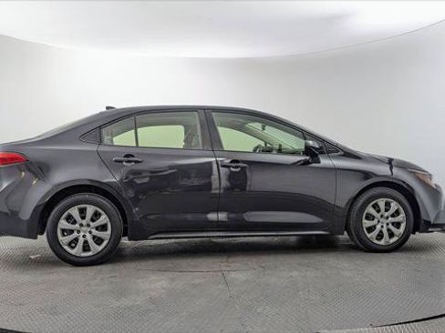 Used 2022 Toyota Corolla LE FWD image 9