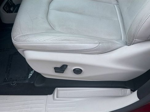 Used 2021 Chrysler Pacifica Touring-L w/ Premium & Safety Sphere Group FWD image 17