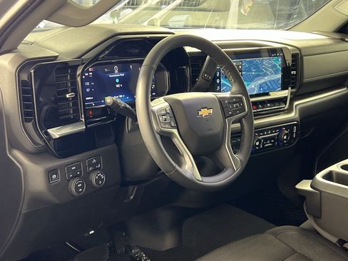 Used 2026 Chevrolet Silverado 1500 LT AWD/4WD image 17