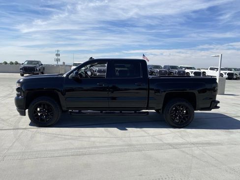 Used 2017 Chevrolet Silverado 1500 LTZ Z71 w/ Midnight Edition image 8