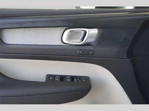 New 2026 Volvo XC40 B5 Plus w/ Protection Package Premier image 10