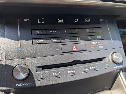 Used 2016 Lexus IS 200t RWD image 21
