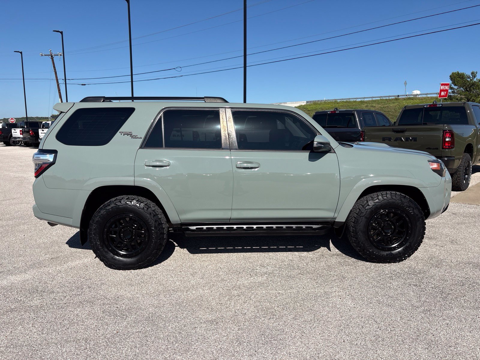 Used 2022 Toyota 4Runner TRD Off-Road Premium w/ Moonroof Package AWD/4WD image 7