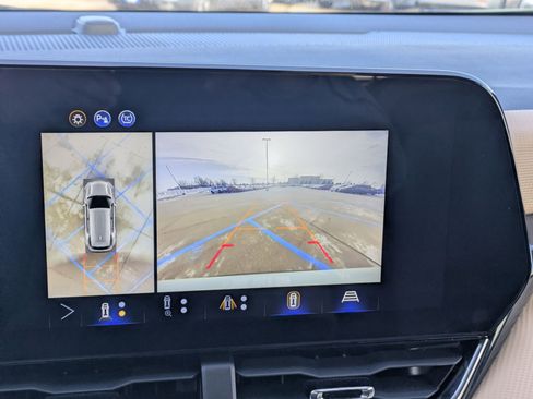 Used 2025 Chevrolet Equinox ACTIV w/ Safety and Technology Package image 21