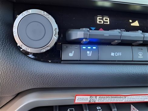 New 2025 Toyota Tundra Limited image 14