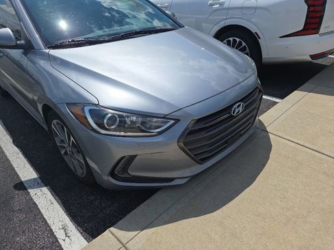 Used 2017 Hyundai Elantra Limited w/ Limited Ultimate Package 05 FWD image 3