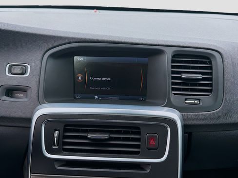 Used 2014 Volvo S60 T5 image 12