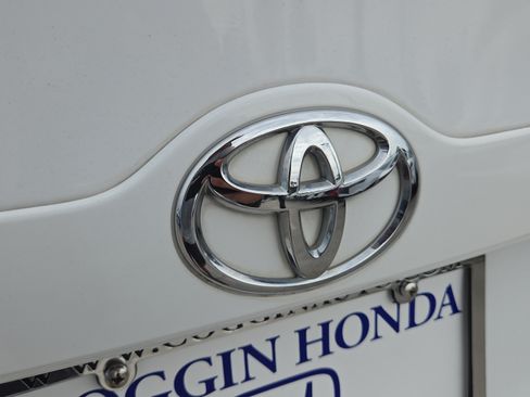 Used 2014 Toyota Camry LE FWD image 36