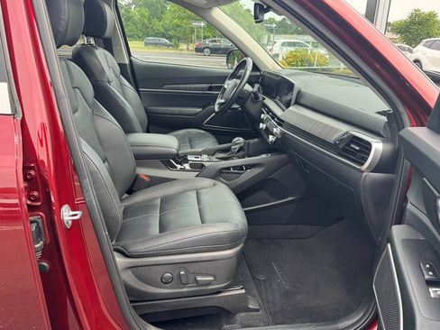 Used 2023 Kia Telluride EX w/ EX Captain's Chair Package AWD/4WD image 30