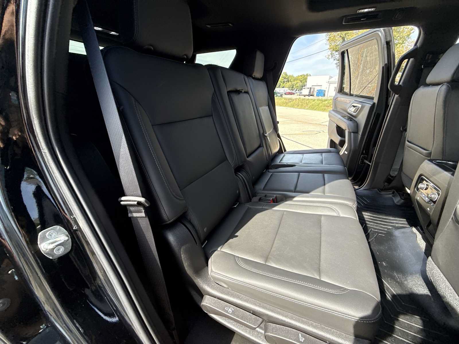 Used 2021 Chevrolet Tahoe LT w/ LT Signature Package AWD/4WD image 27