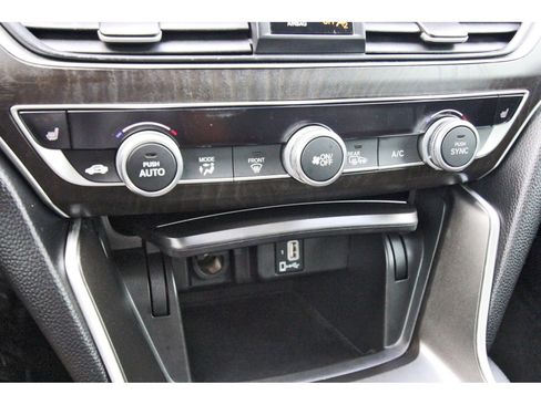 Used 2019 Honda Accord EX image 26