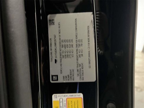 Certified 2021 Cadillac Escalade Premium Luxury Platinum image 17