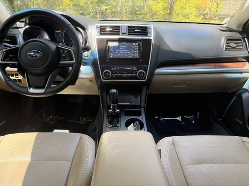 Used 2019 Subaru Outback 3.6R Limited AWD/4WD image 14
