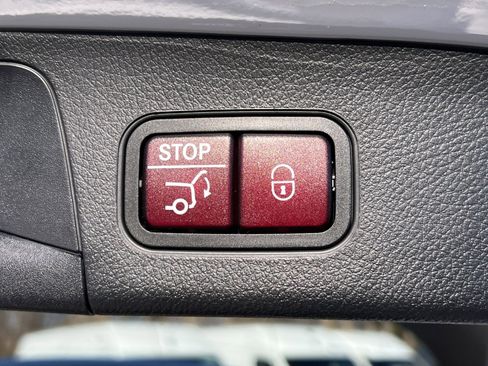 Certified 2025 Mercedes-Benz GLA 250 4MATIC image 25