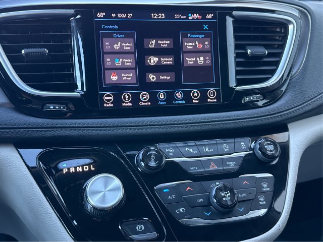 Used 2018 Chrysler Pacifica Limited w/ Advanced Safetytec Group FWD image 39