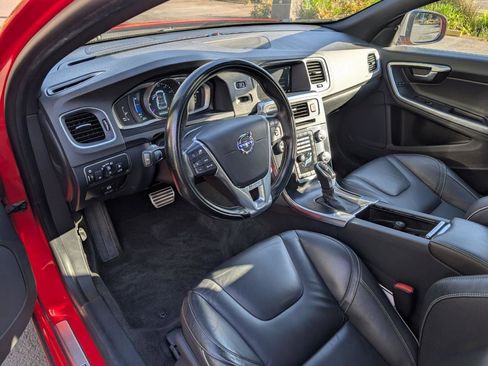 Used 2015 Volvo V60 T6 R-Design Platinum image 9