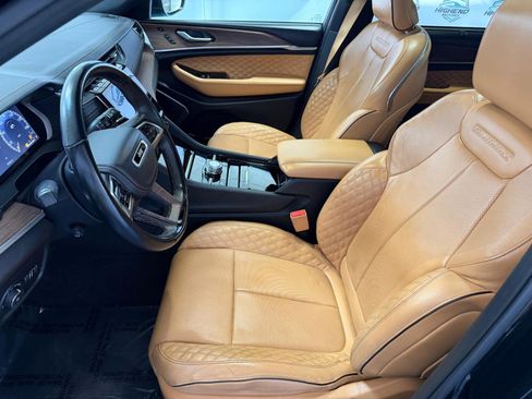 Used 2021 Jeep Grand Cherokee L Summit w/ Luxury Tech Group V AWD/4WD image 17