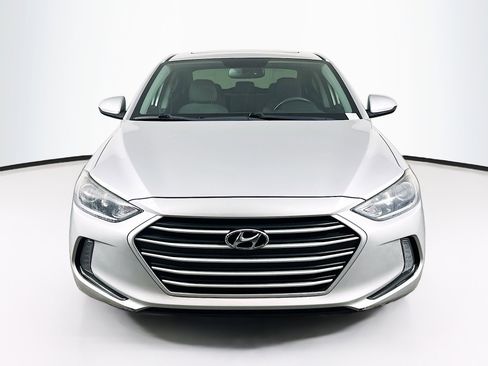 Used 2018 Hyundai Elantra Value Edition FWD image 2