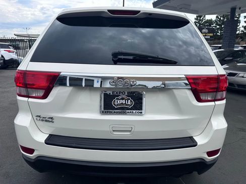 Used 2012 Jeep Grand Cherokee Laredo w/ Laredo E Group image 28