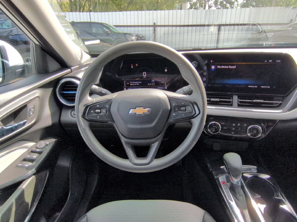 Used 2026 Chevrolet Trax LT FWD image 22