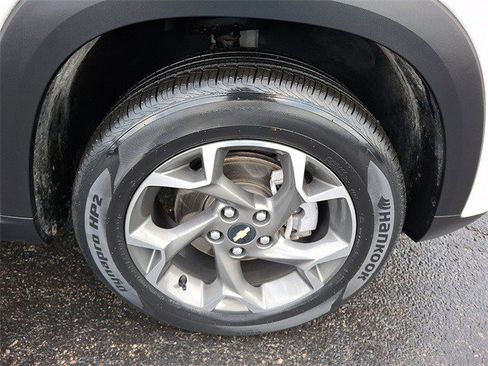 Certified 2024 Chevrolet Trax LT w/ Driver Confidence Package image 6