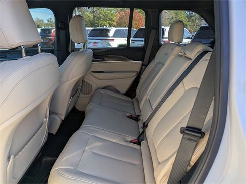 New 2025 Jeep Grand Cherokee Limited image 13