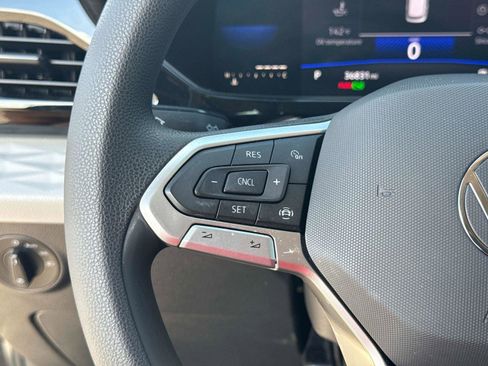 Used 2022 Volkswagen Taos S image 27