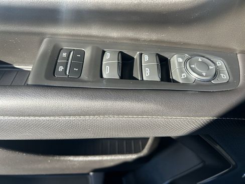 Used 2021 Chevrolet Tahoe Premier w/ Premium Package image 23